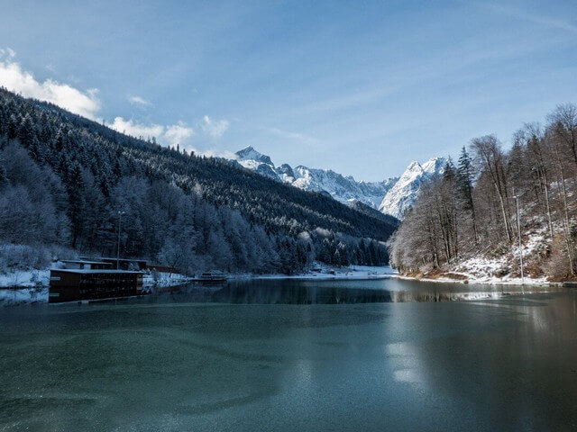 Rießersee mit Blick auf Alp und Zugspitze